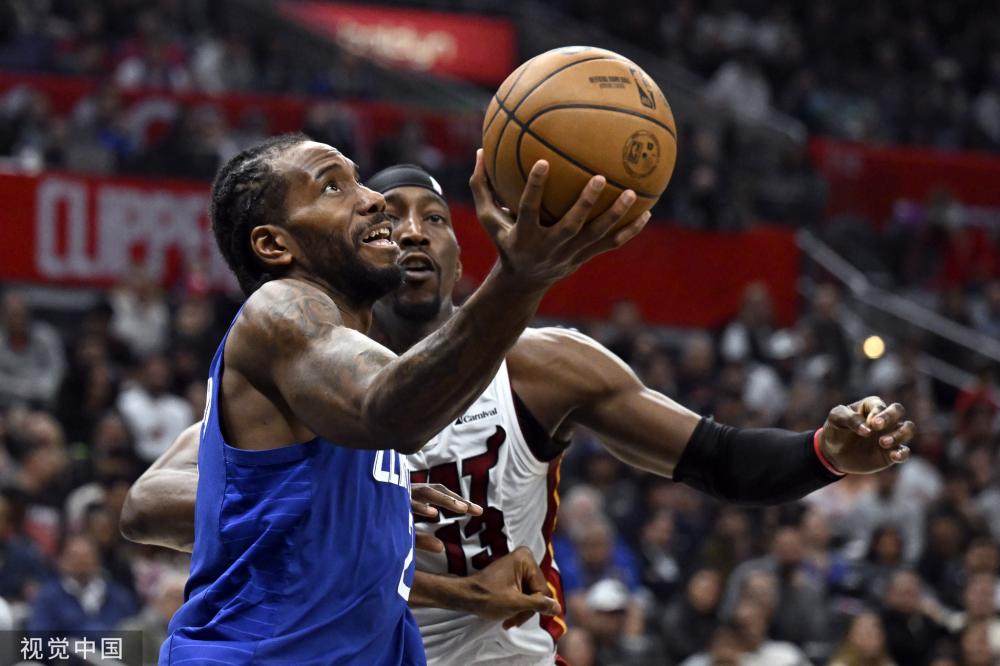 示了足球明 示了足球明